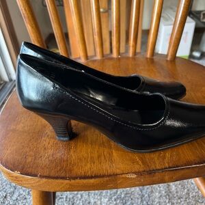 George Elegant Black Women's Heels Size 8.5 value~95$